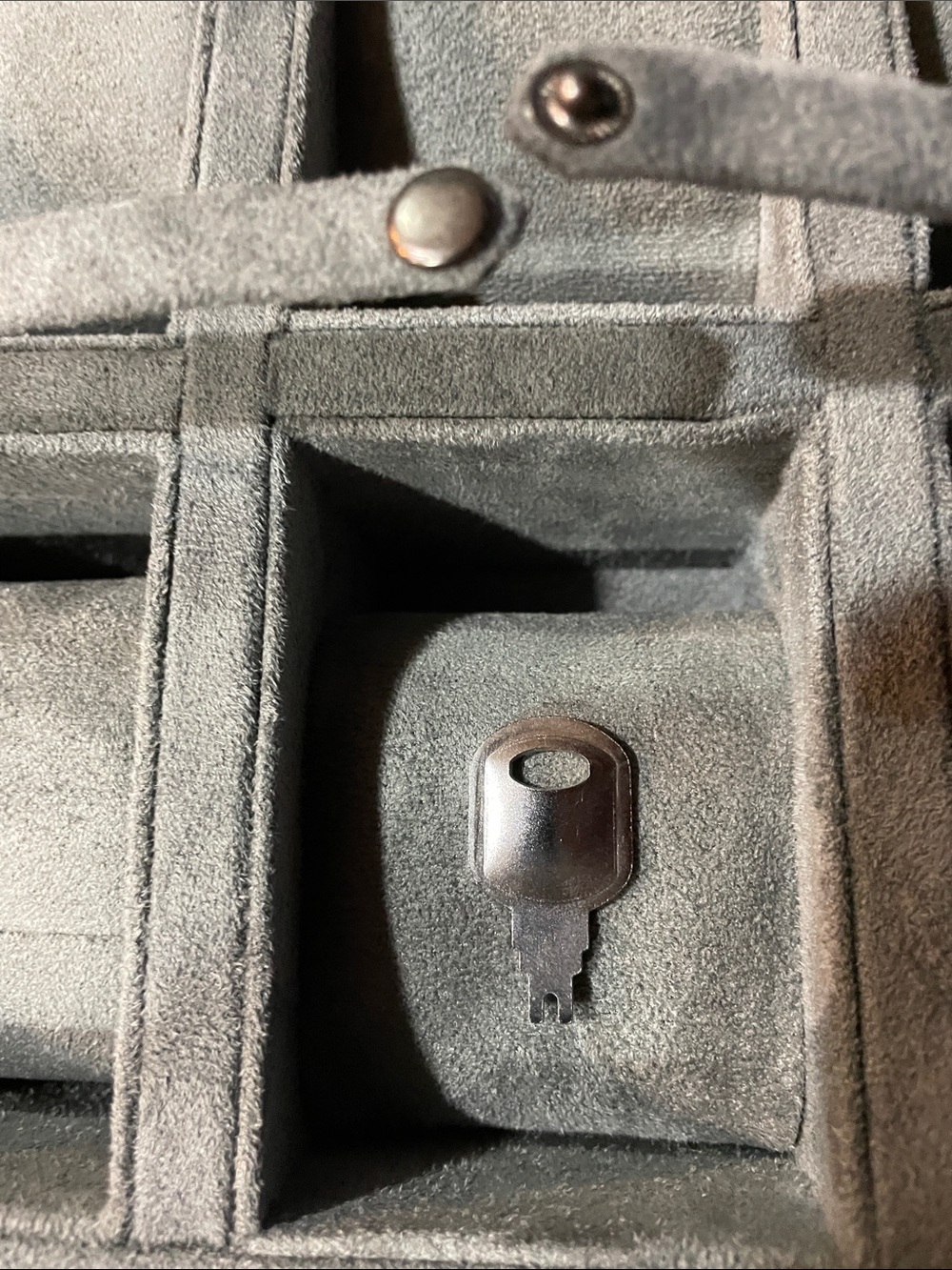 Invicta Metallic Gray Watch Case with Embossed Logo - Picture 5 of 5